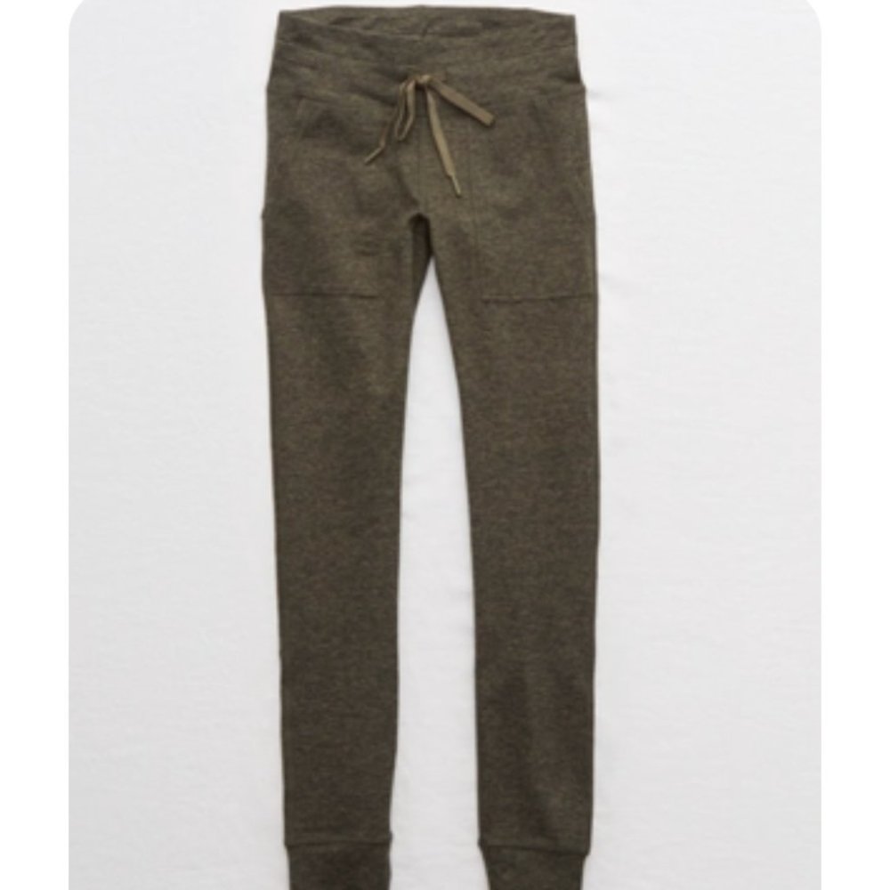 American Eagle Play Pocket Legging